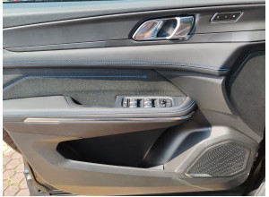 LYNK & CO 01 1500 BENZ PLUG-IN HYBRID